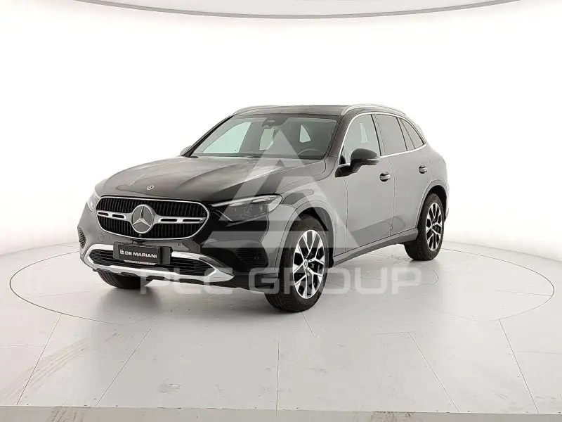 2023 Mercedes Benz GLC 220