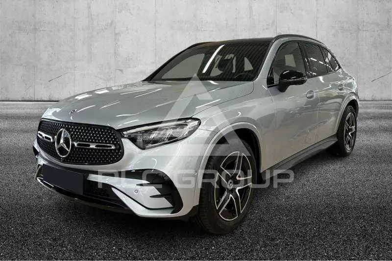 2023 Mercedes Benz GLC 220