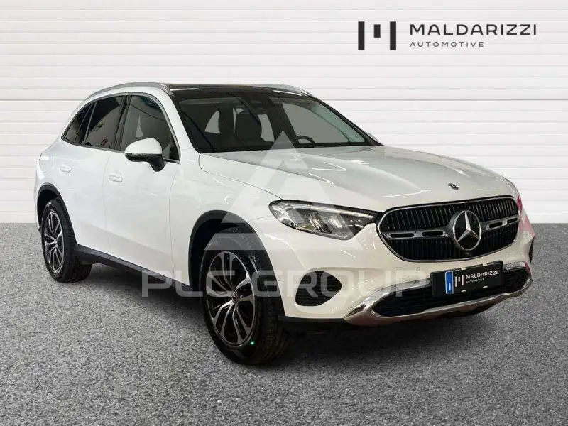 2023 Mercedes Benz GLC 220