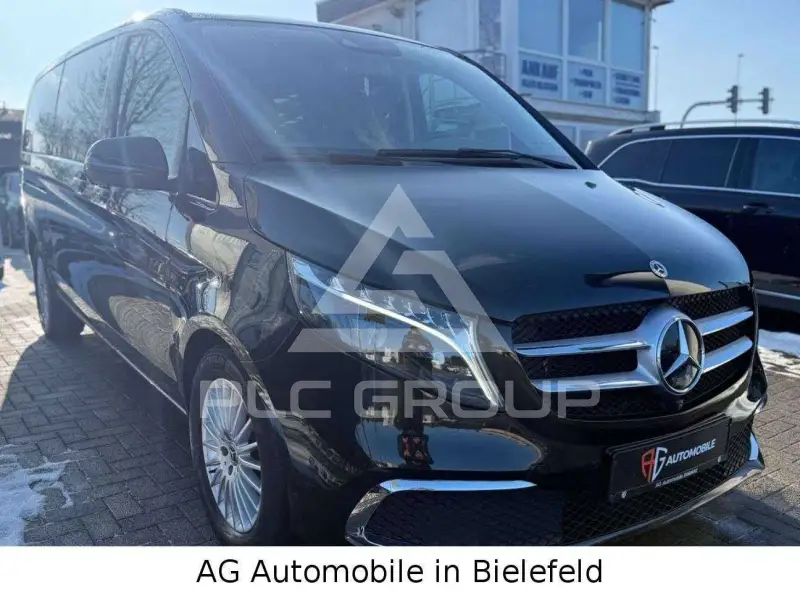 2023 Mercedes Benz V 300