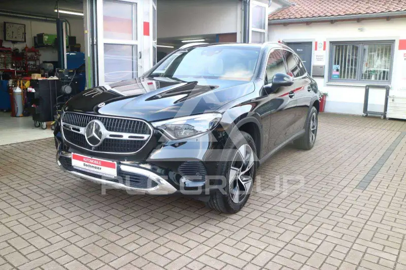 2023 Mercedes Benz GLC 400