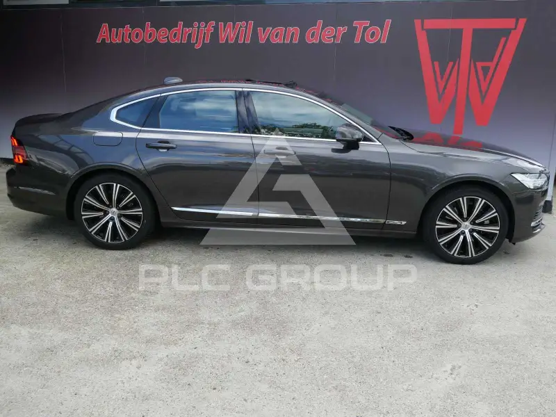 2023 Volvo S90