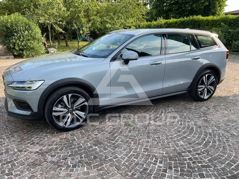 2023 Volvo V60