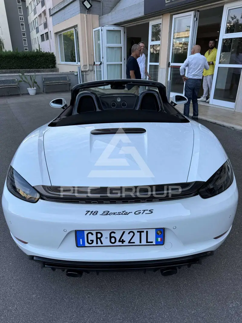2023 Porsche 718