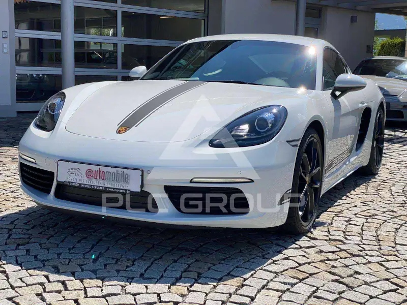 2023 Porsche Cayman