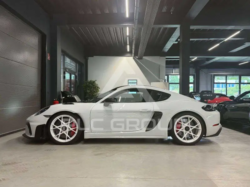 2023 Porsche Cayman