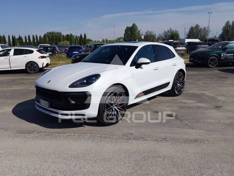 2023 Porsche MACAN