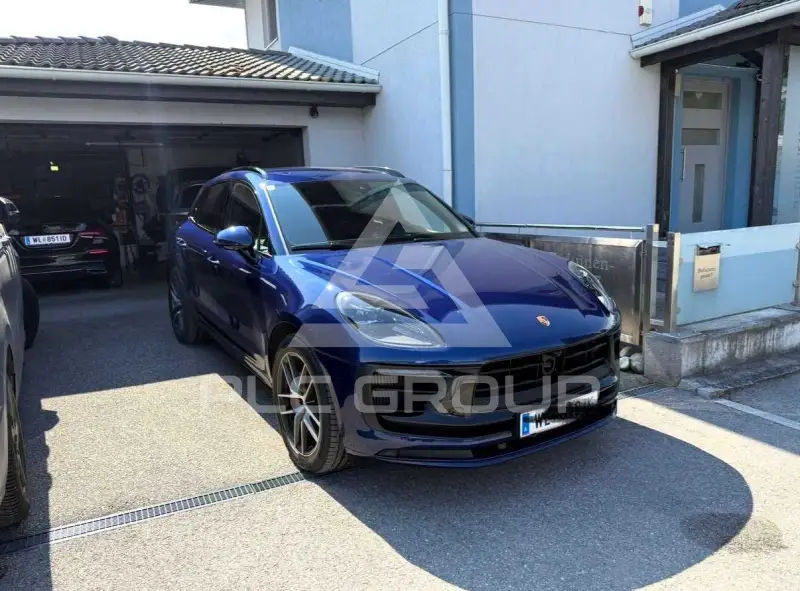 2023 Porsche MACAN