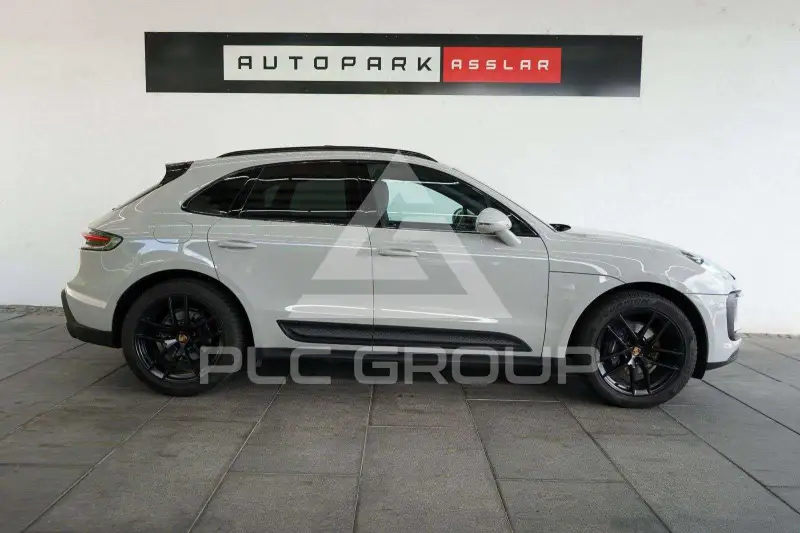 2023 Porsche MACAN