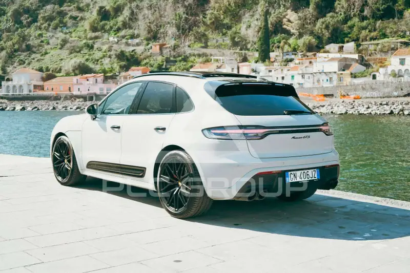 2023 Porsche MACAN
