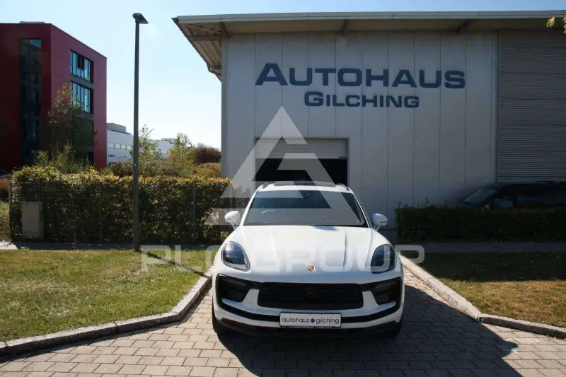 2023 Porsche MACAN