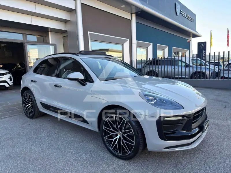 2023 Porsche MACAN