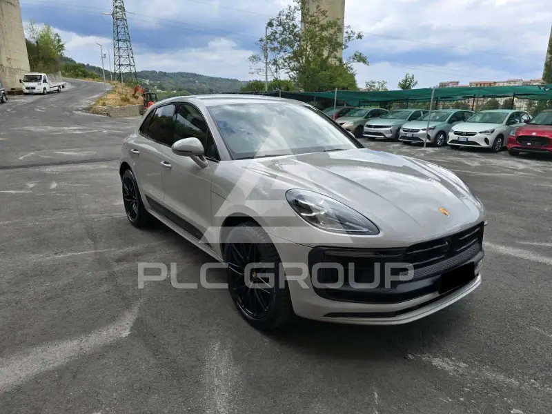 2023 Porsche MACAN