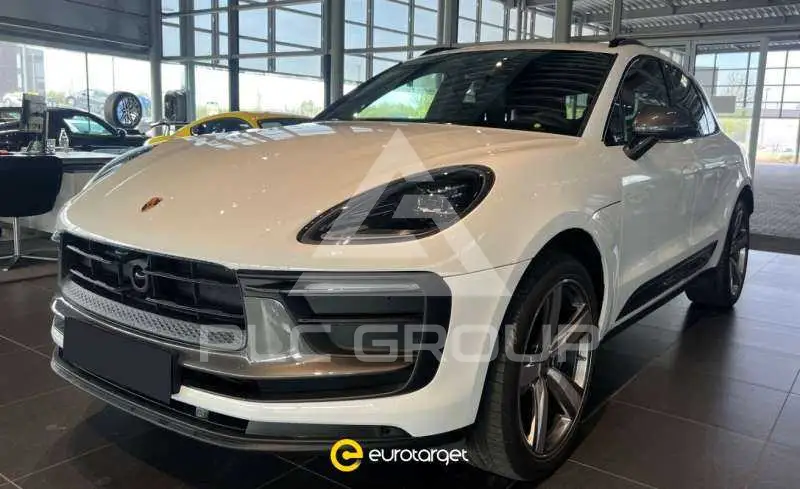2023 Porsche MACAN