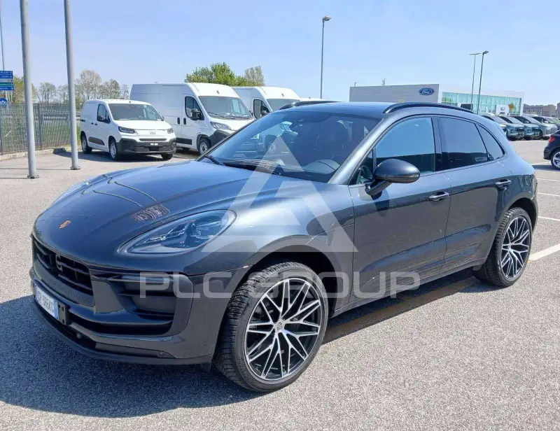 2023 Porsche MACAN