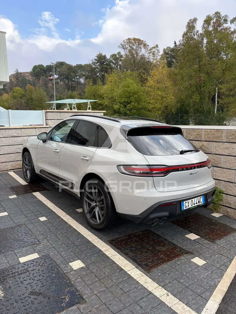 2023 Porsche MACAN