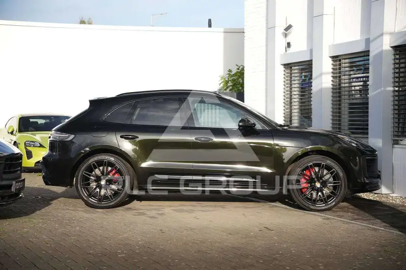 2023 Porsche MACAN
