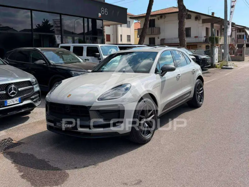 2023 Porsche MACAN