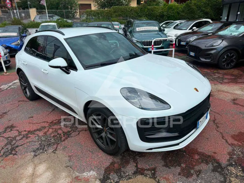 2023 Porsche MACAN