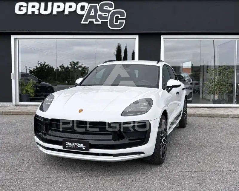 2023 Porsche MACAN