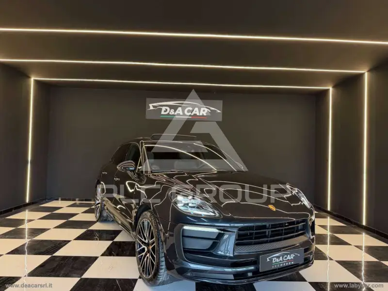 2023 Porsche MACAN