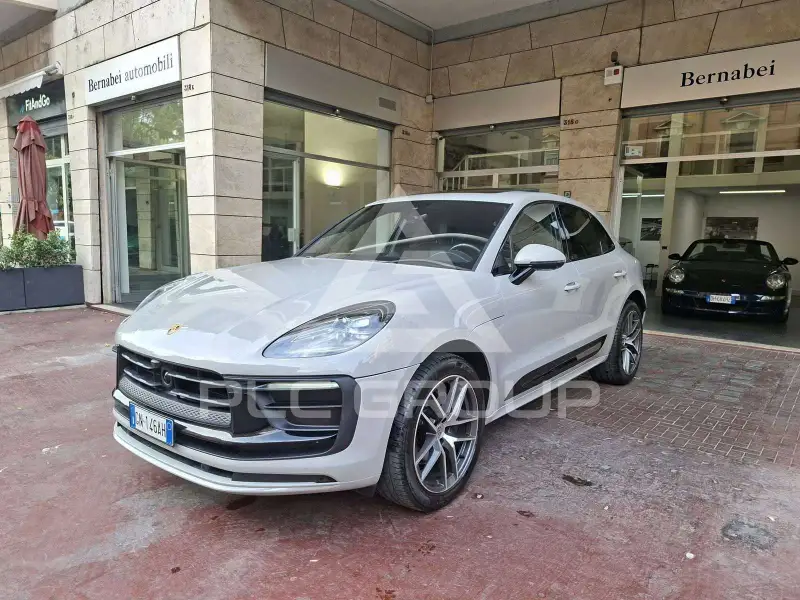 2023 Porsche MACAN