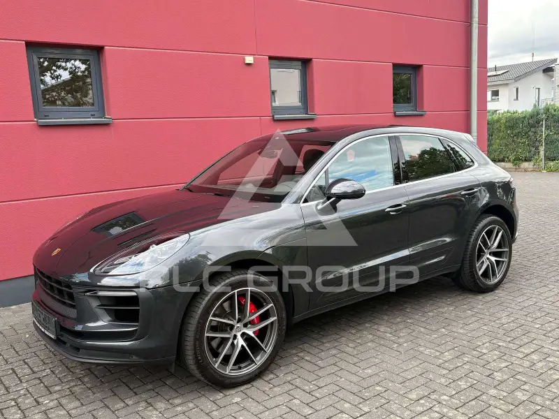 2023 Porsche MACAN