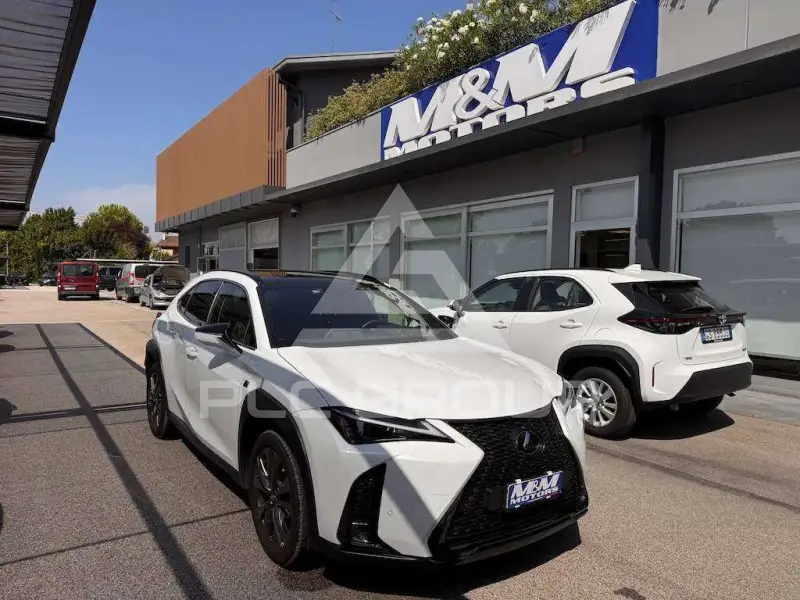 2023 Lexus UX200