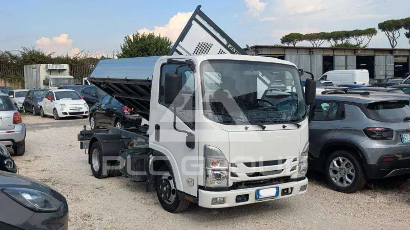 2023 Isuzu 