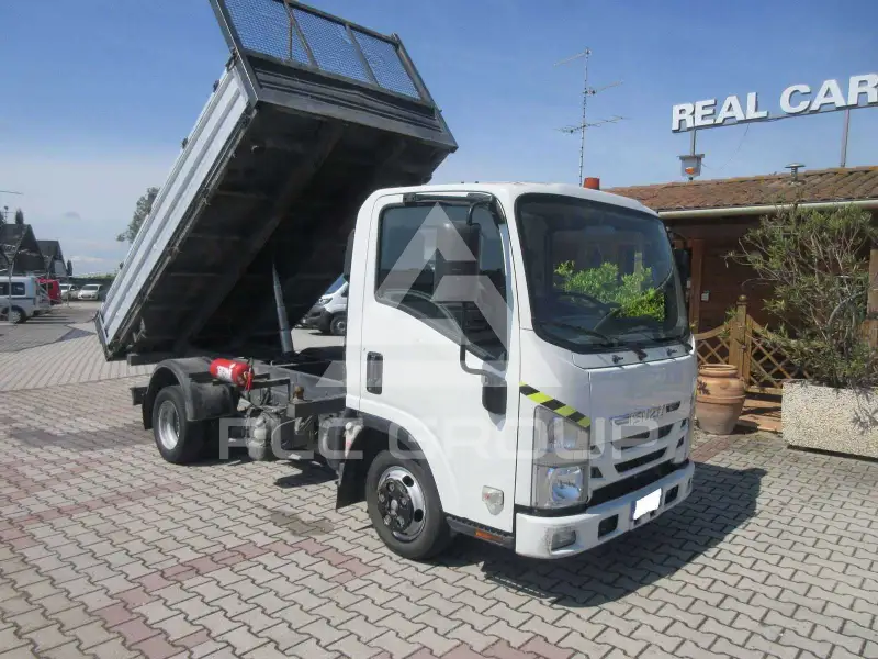 2023 Isuzu 