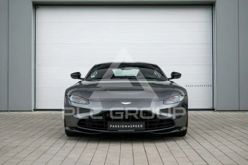 2023 Aston Martin V8