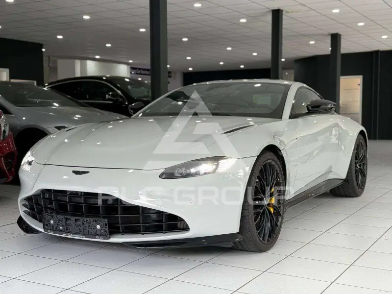 2023 Aston Martin V8