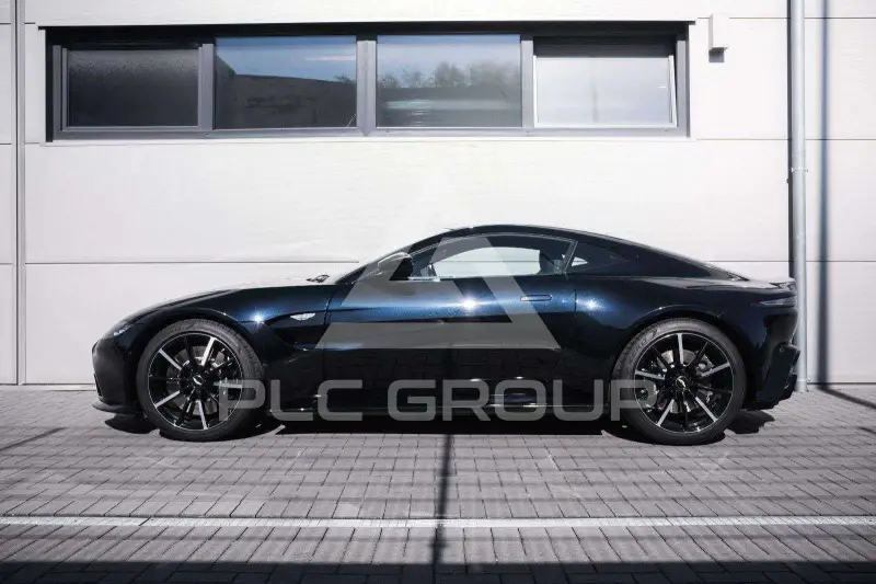 2023 Aston Martin V8