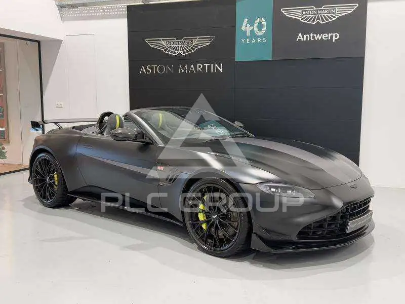 2022 Aston Martin V8