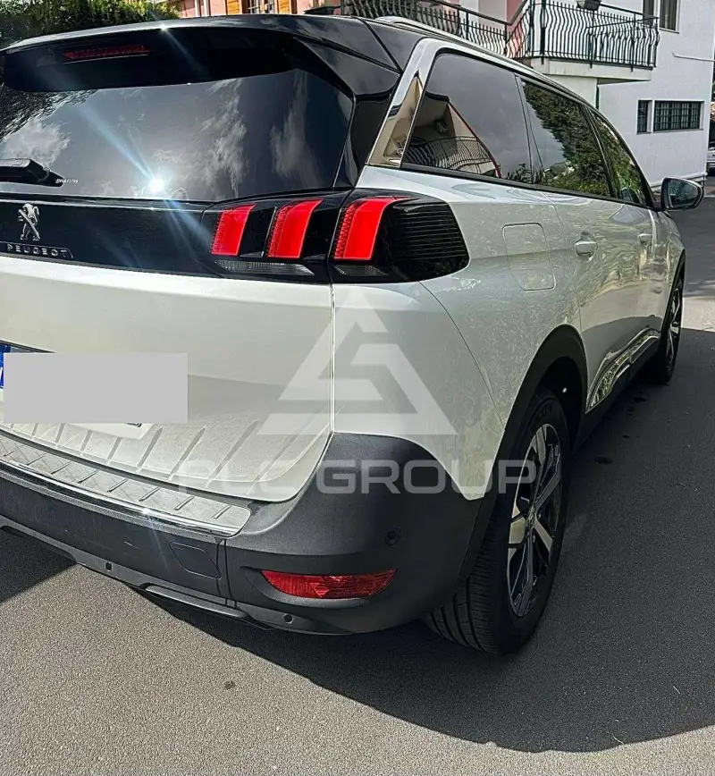2023 Peugeot 5008