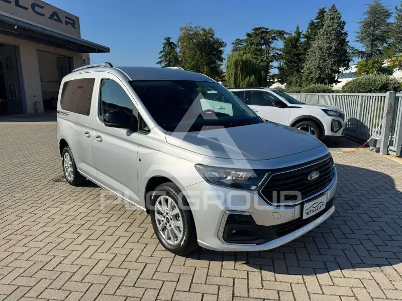 2023 Ford Tourneo