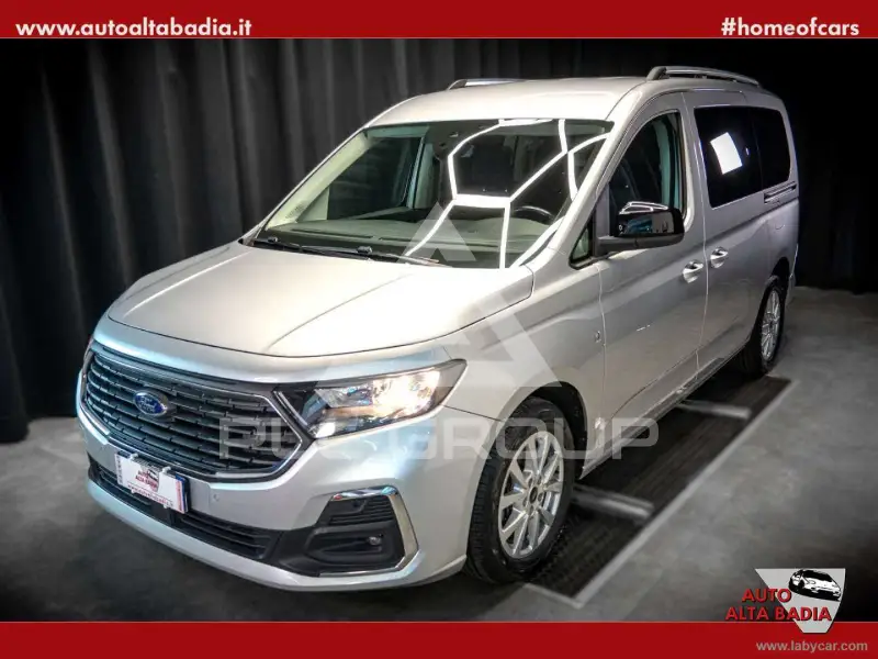 2023 Ford Tourneo