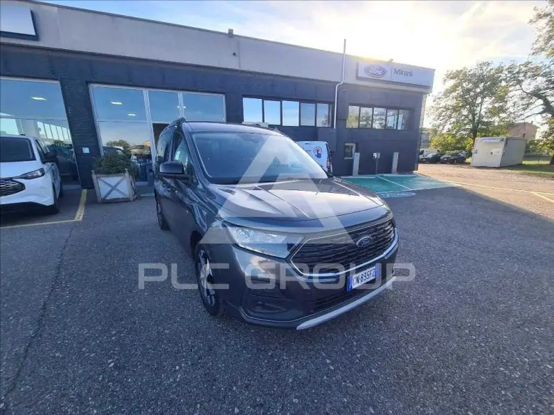2023 Ford Tourneo