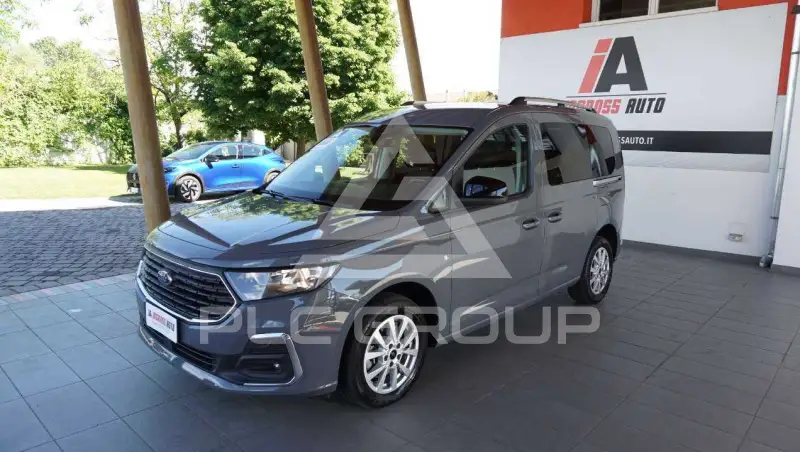 2023 Ford Tourneo