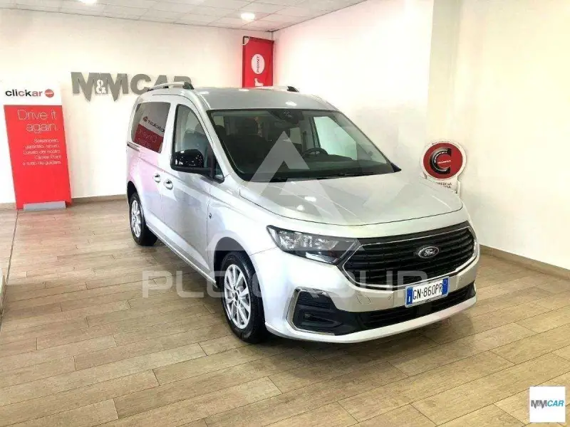 2023 Ford Tourneo