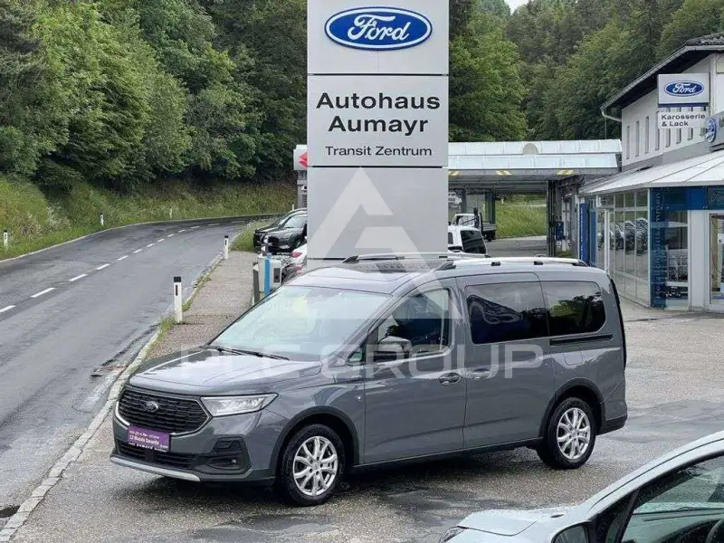 2023 Ford Tourneo