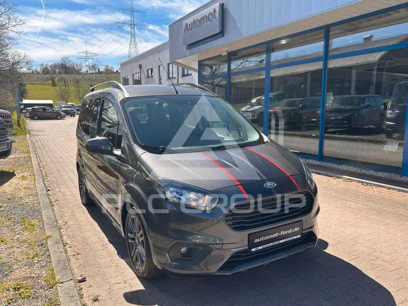 2023 Ford Tourneo