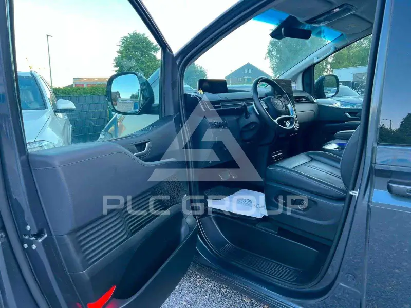 2023 Hyundai Staria