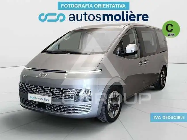 2023 Hyundai Staria