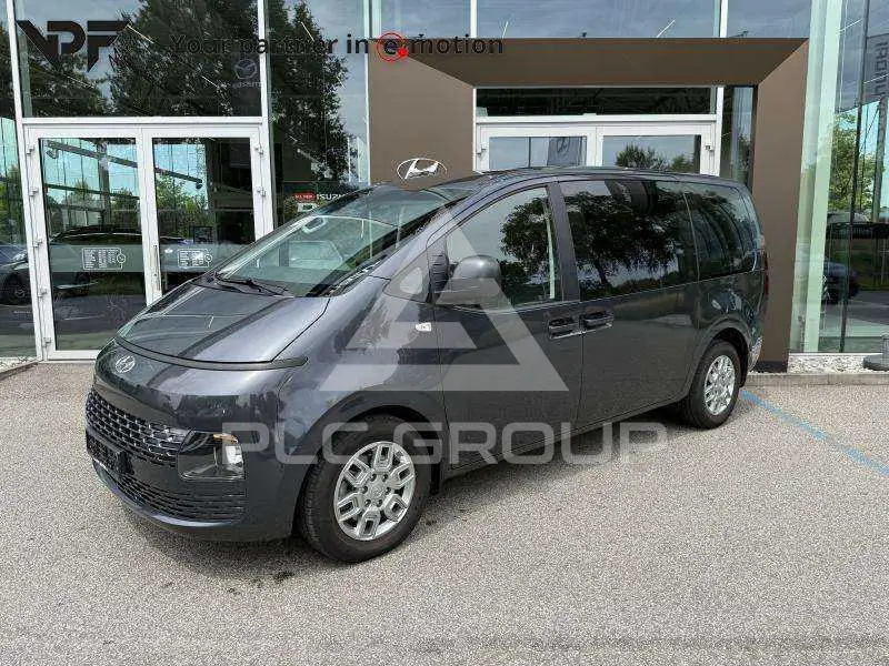 2023 Hyundai Staria