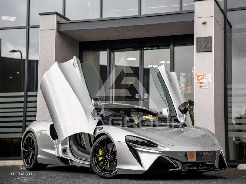 2023 McLaren ARTURA