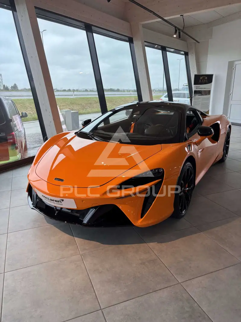 2023 McLaren ARTURA