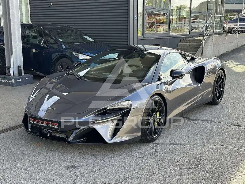 2023 McLaren ARTURA