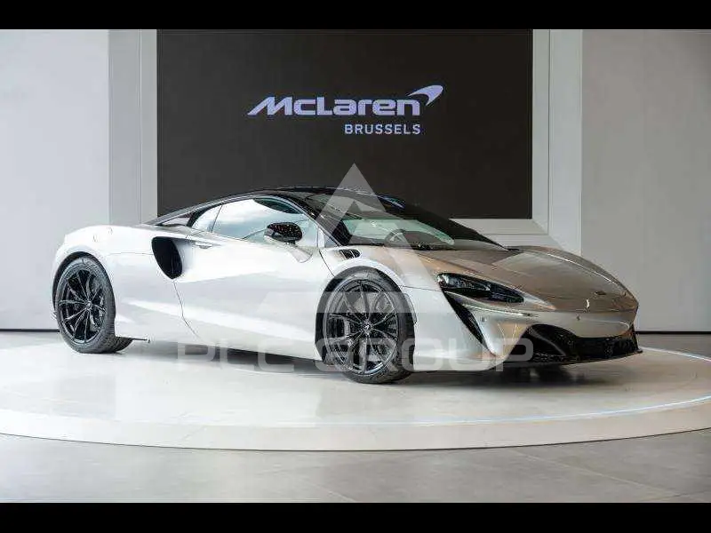 2023 McLaren ARTURA