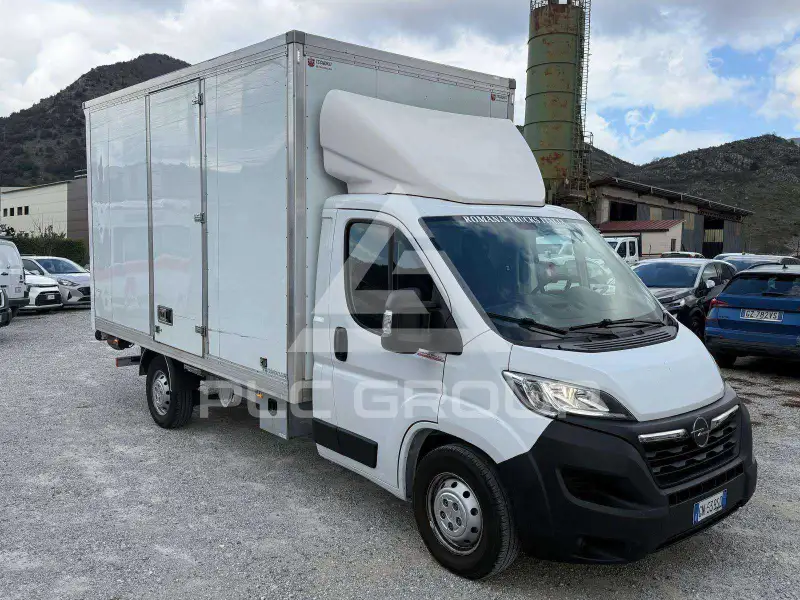 2023 Opel Movano